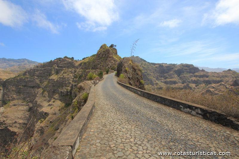 Passagem de montanha (ilha de Santo Antão - Cabo Verde)