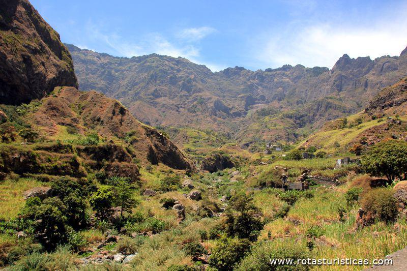 Valles verdes de la Isla de Santo Antão (Cabo Verde)