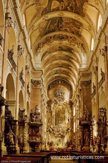 Iglesia de Santiago (Praga)