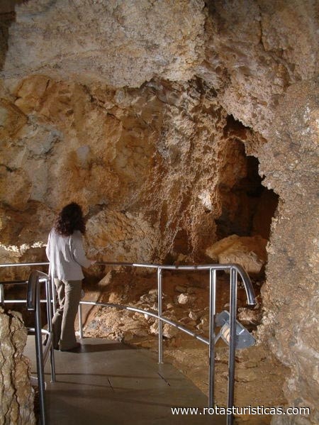 Szemlohegyi Cave (Boedapest)