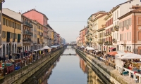 Canais o Bairro Navigli em Milão