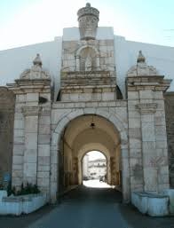 Doors and ramparts of the Door of Santa Catarina