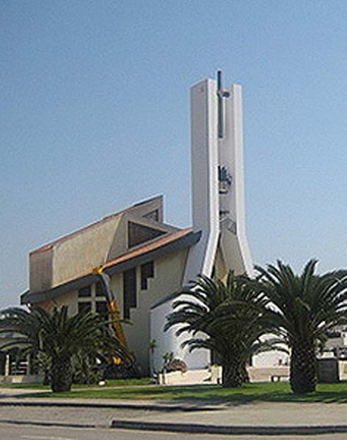 Kerk van de Sagrada Familia aan het strand van Barra (Ílhavo)
