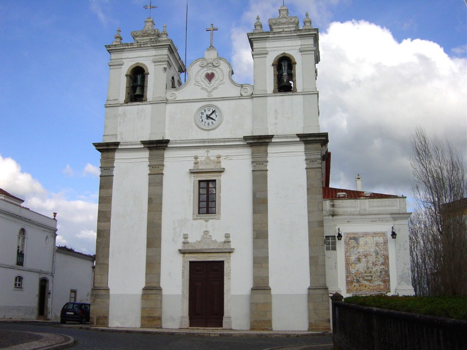 Kerk van Calvarie en Zaal van de Orde van de Broederschap der Zielen (Montemor-o-Novo)