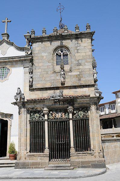 House and Capela de los Coimbra (Braga)