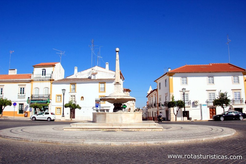 Brunnen des Platzes der Republik (Vila Viçosa)