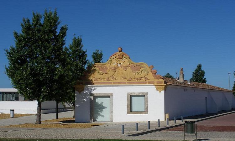 House of the Figures (Faro)