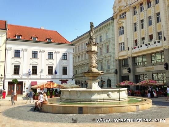 Fontaine de Maximilien (Bratislava)