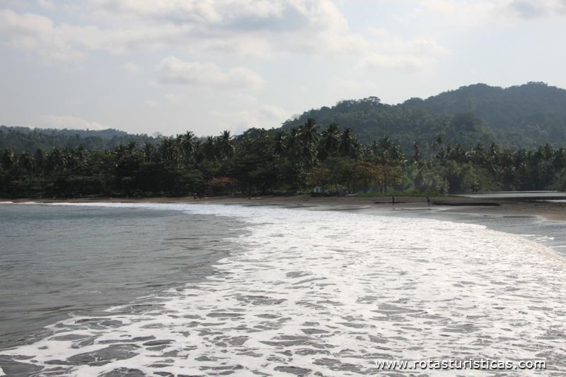 Playa de San Juan de los Angolares (Isla de Santo Tomé)