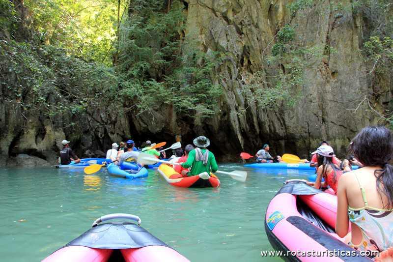 Viaje en canoa en la isla de Ko Hong / Parque Nacional Phang Nga - (Phuket / Tailandia)